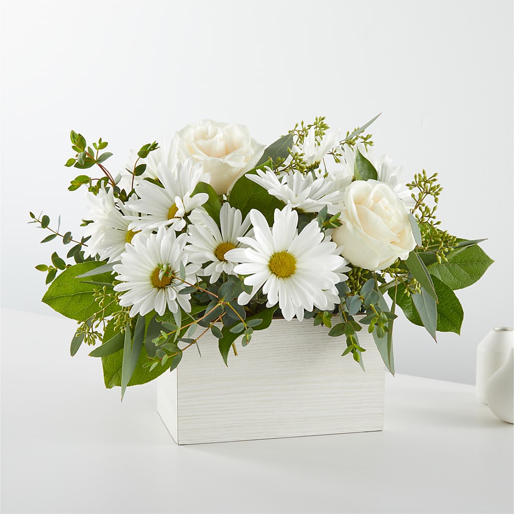 Fresh Linen Box Bouquet – Flowers That Cliq, La Verne CA