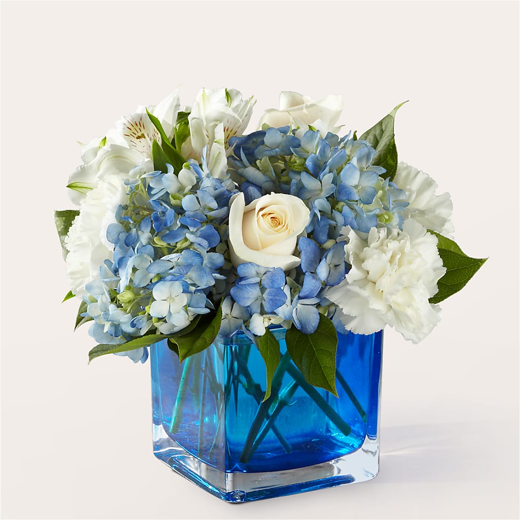 Soothing Waters Bouquet – Flowers That Cliq, La Verne CA