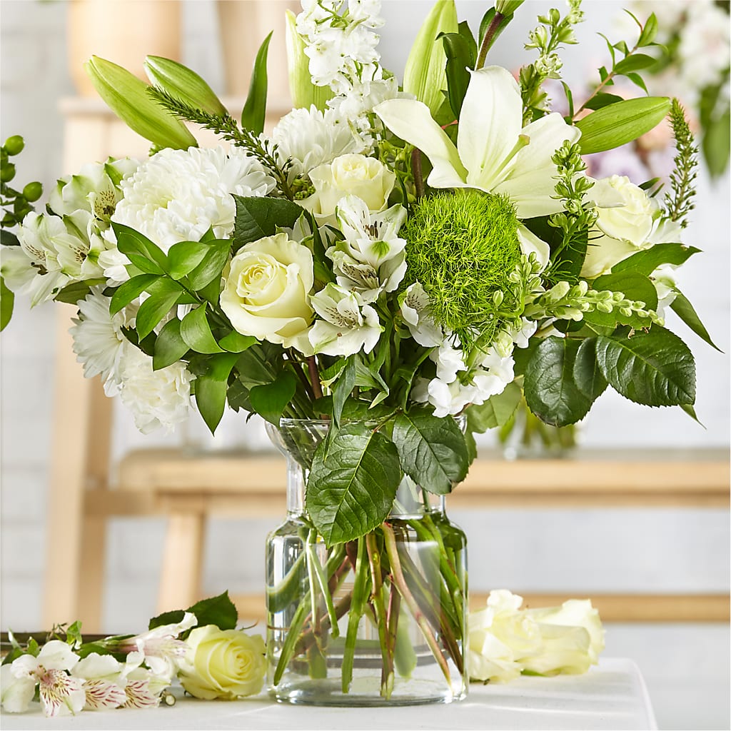 Classic Ivory – A Florist Original – Flowers That Cliq, La Verne CA
