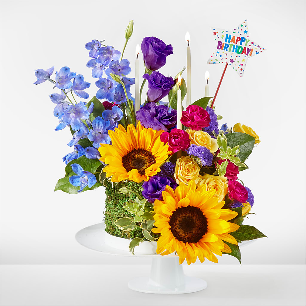 Star of the Day Floral Cake – Flowers That Cliq, La Verne CA
