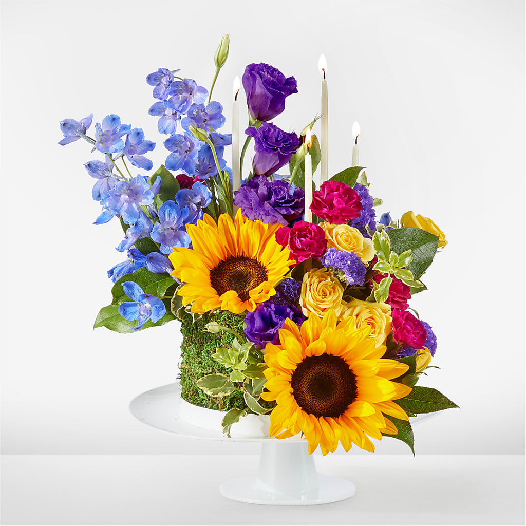 Star of the Day Floral Cake – Flowers That Cliq, La Verne CA