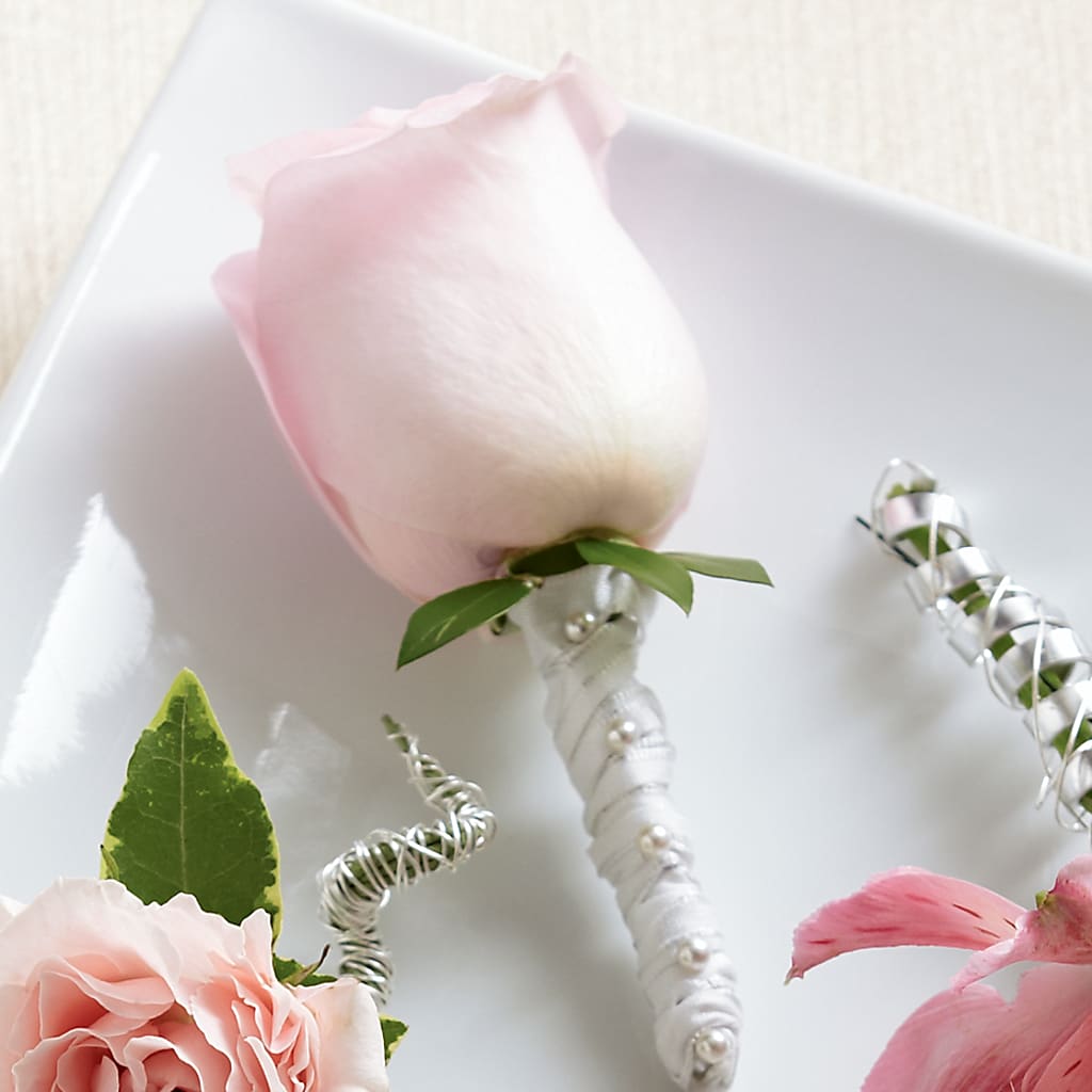 Pink Rose Boutonniere – Flowers That Cliq, La Verne CA