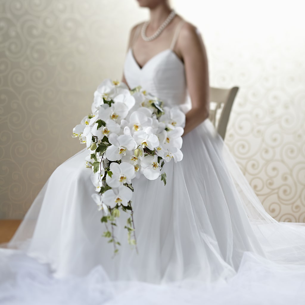 Classic White Bouquet – Flowers That Cliq, La Verne CA