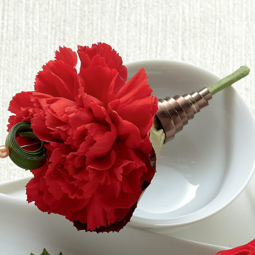 Red Carnation Boutonniere – Flowers That Cliq, La Verne CA
