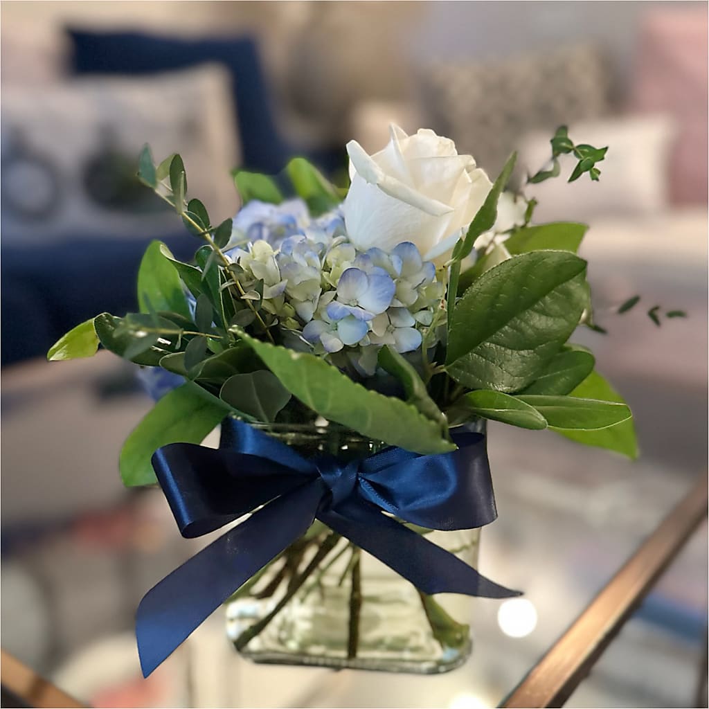 Sky Blue Delight Bouquet –  Flowers That Cliq, La Verne CA