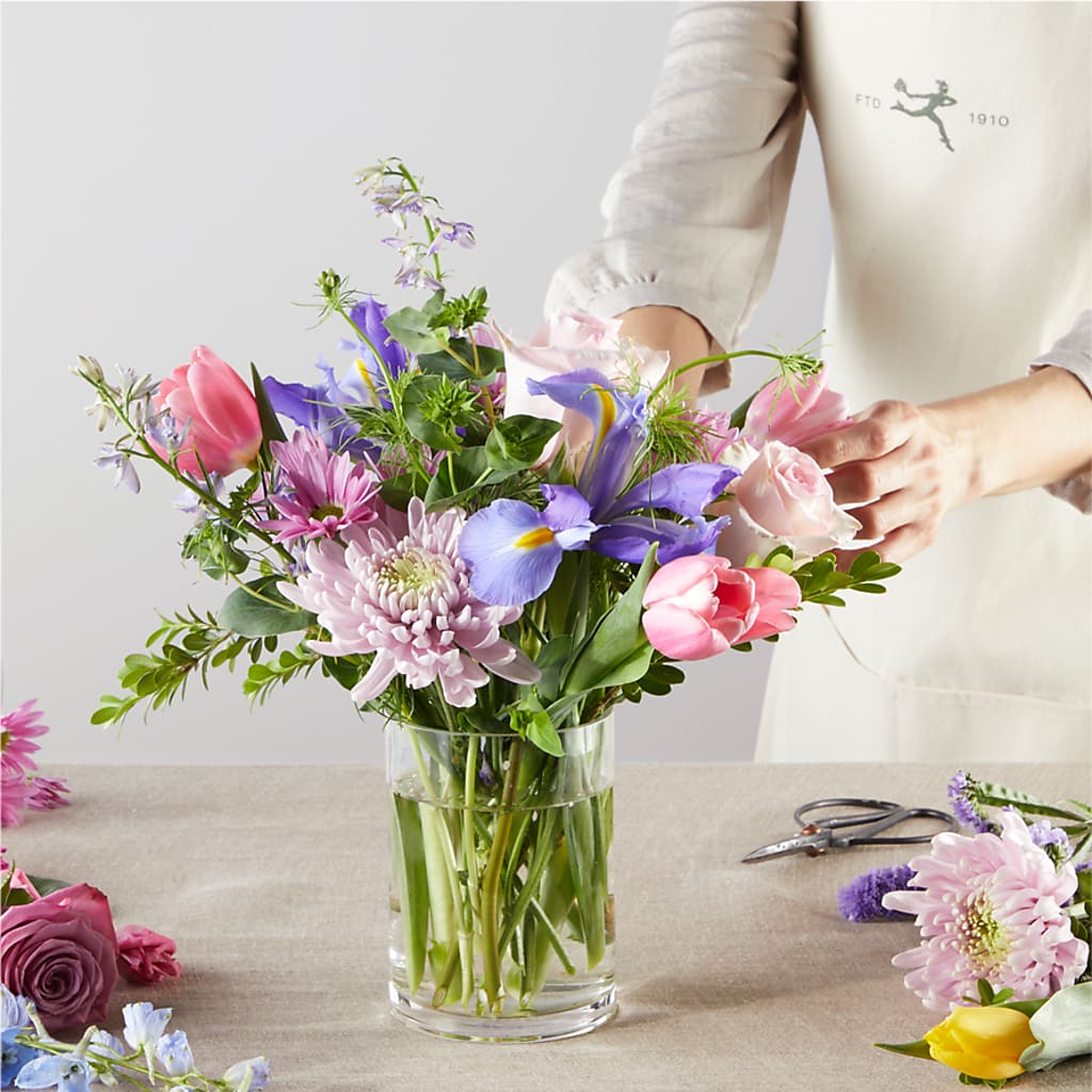Pastel Tradition - A Florist Original –  Flowers That Cliq, La Verne CA
