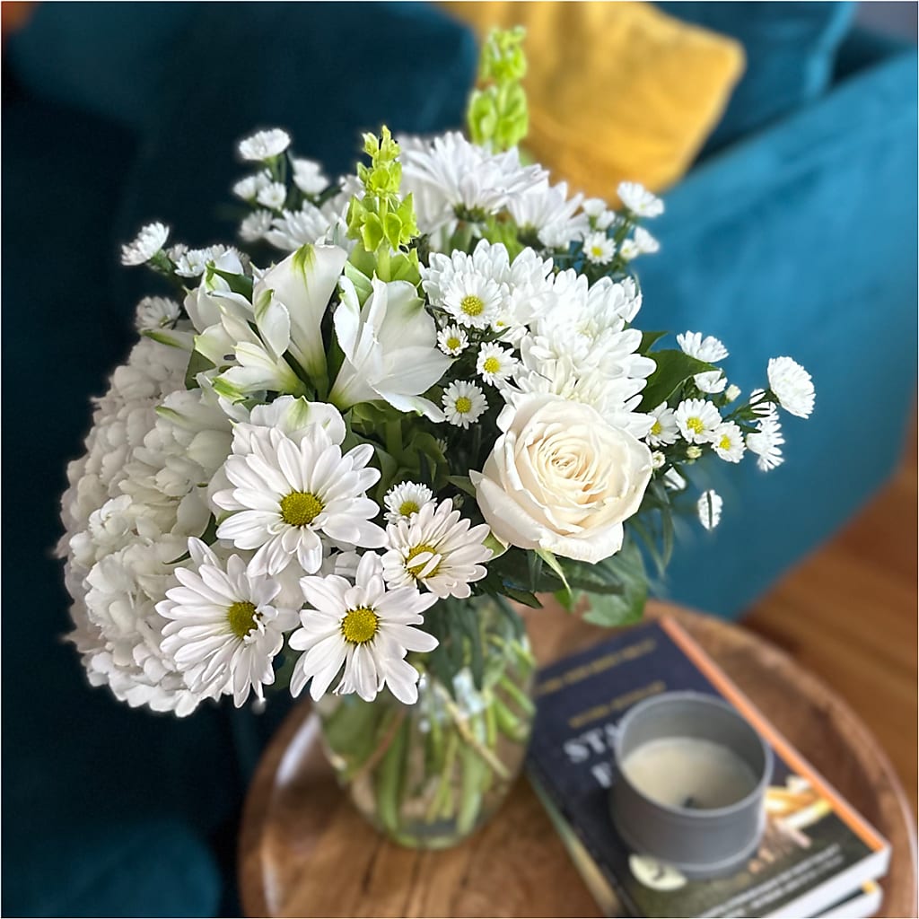 Classic Ivory – A Florist Original –  Flowers That Cliq, La Verne CA