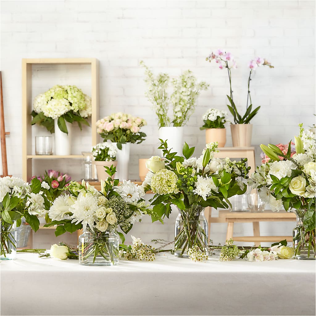 Classic Ivory – A Florist Original –  Flowers That Cliq, La Verne CA