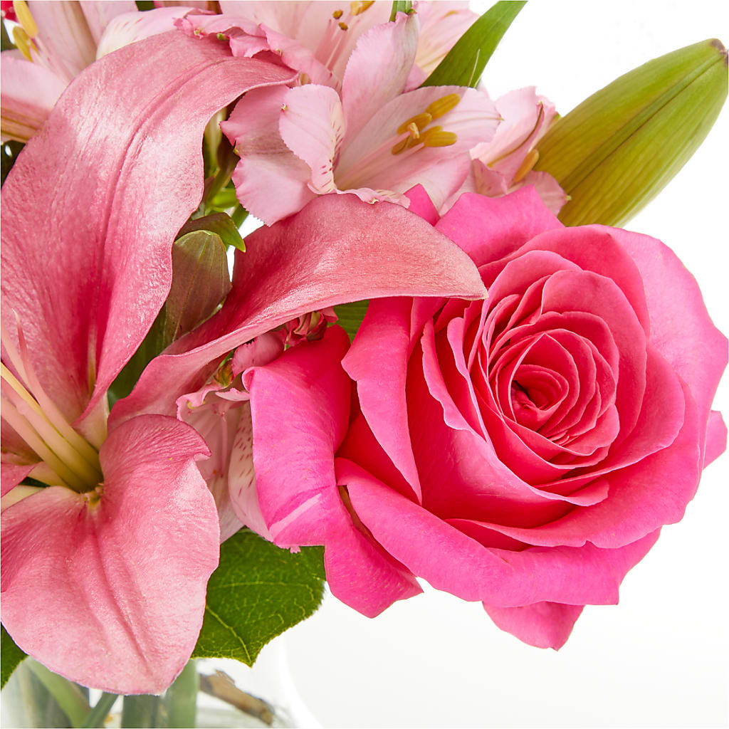Lots of Love Bouquet –  Flowers That Cliq, La Verne CA